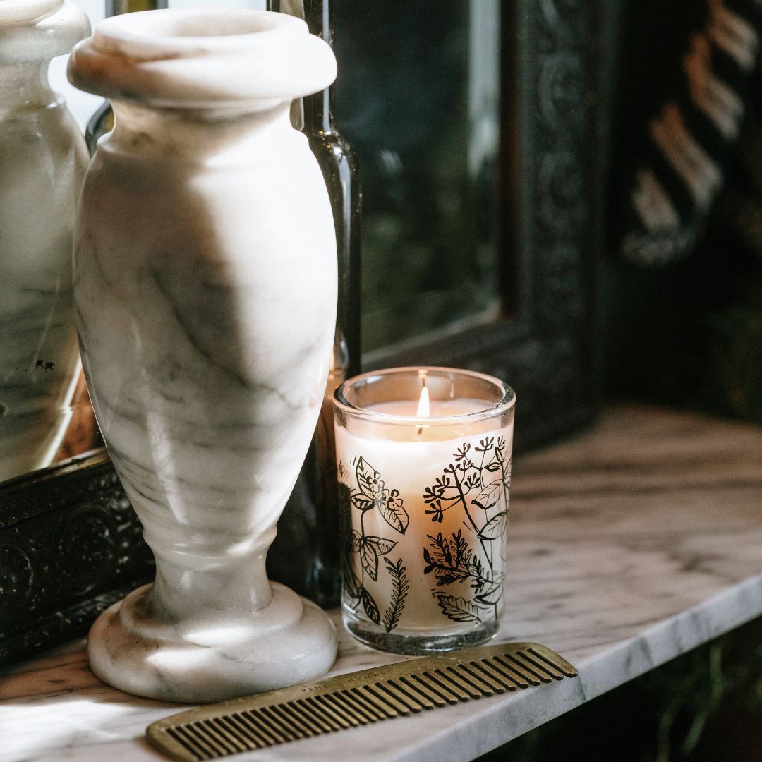 Jackson Vaughn Thyme-scented candle